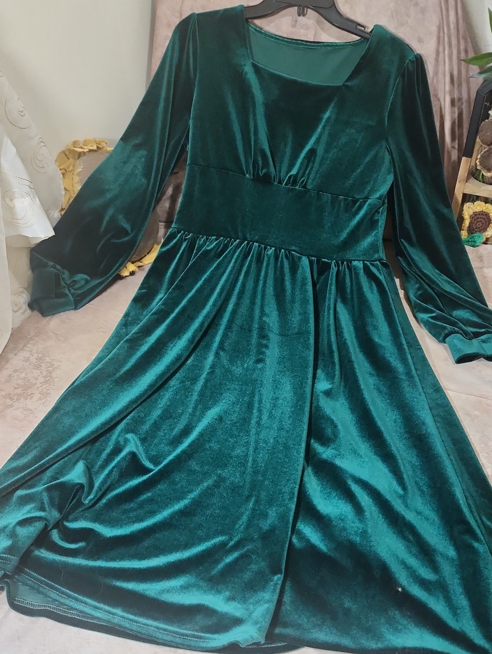 Women's Velvet Long-Sleeve Emerald Green Maxi Dress NWOT